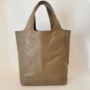 Bottega Veneta Intrecciato Detail Regent Leather Tote Taupe Brown